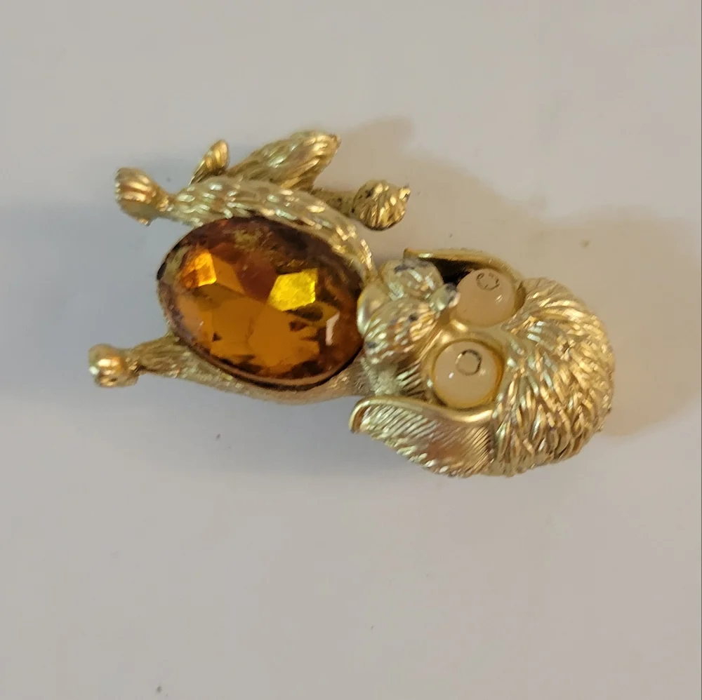 Vintage 50s Jelly Belly Poodle Brooch Goldtone Amber
